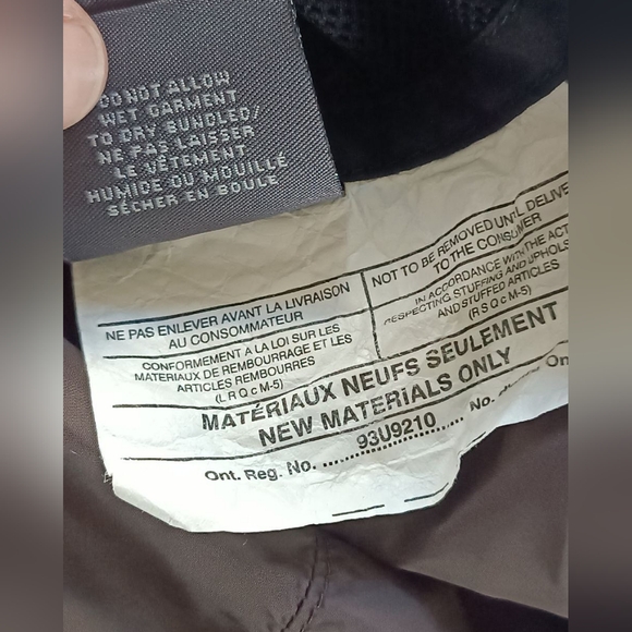 LOLË Women's Coat - Picture 15 of 16